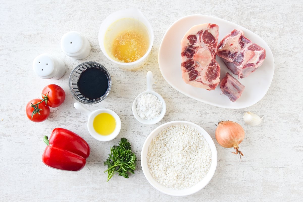 Ingredientes para preparar el arroz con rabo de toro