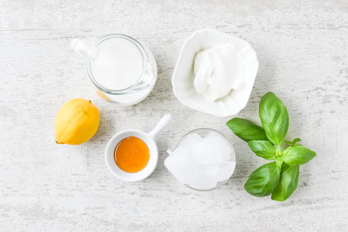 Ingredientes para preparar el batido de limón