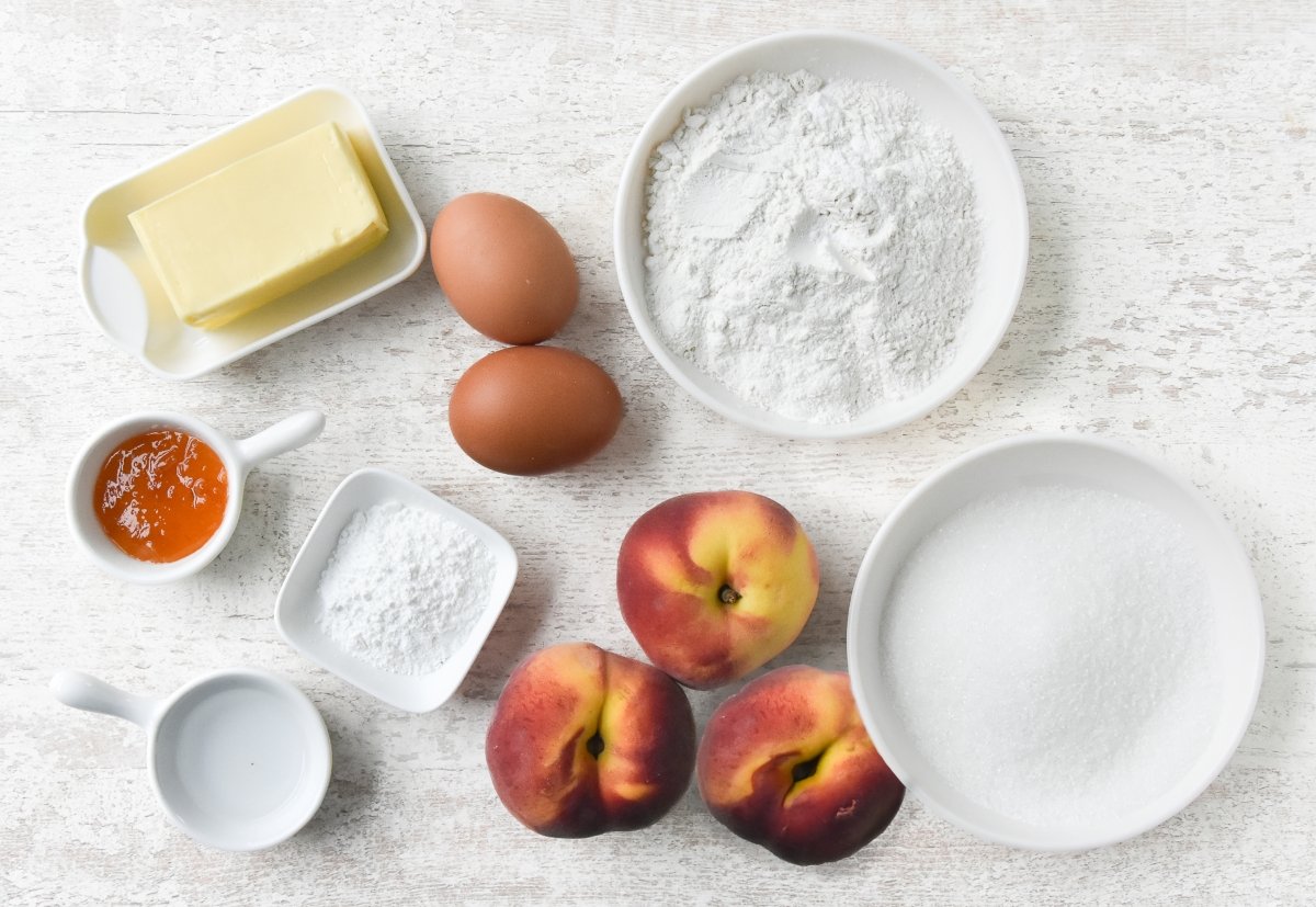 Ingredientes para preparar el bizcocho de melocotón