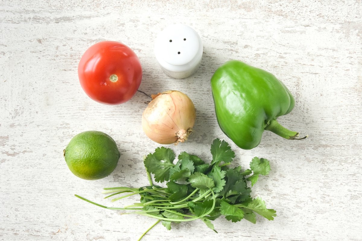 Ingredientes para preparar el chismol