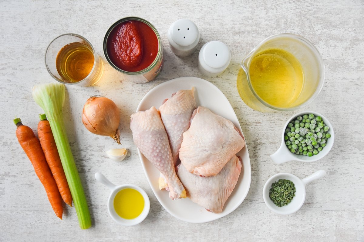 Ingredientes para preparar el estofado de pollo