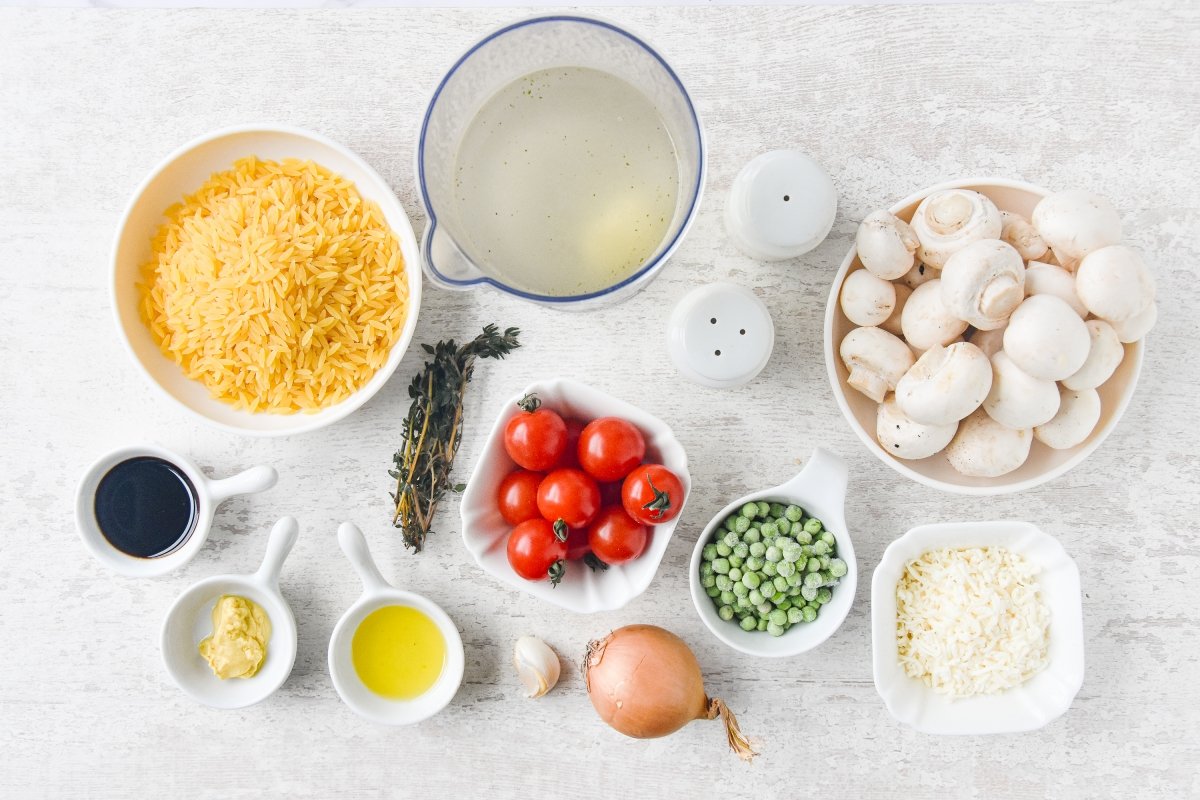 Ingredientes para preparar el orzo con verduras