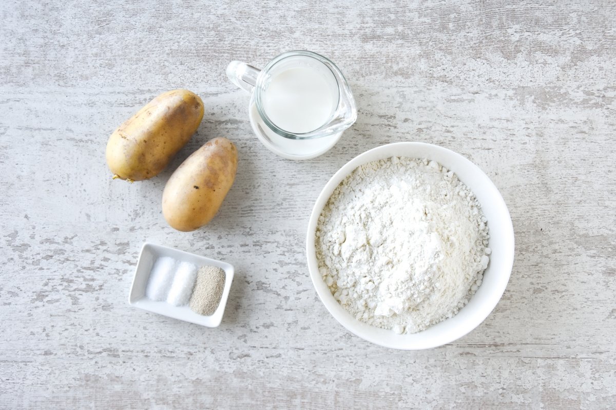 Ingredientes para preparar el pan de patata