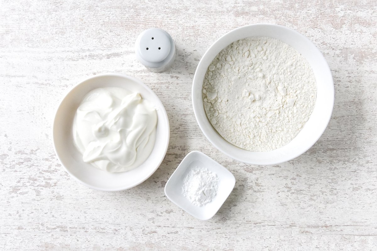 Ingredientes para preparar el pan de yogur