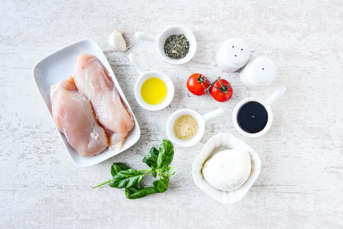 Ingredientes para preparar el pollo caprese