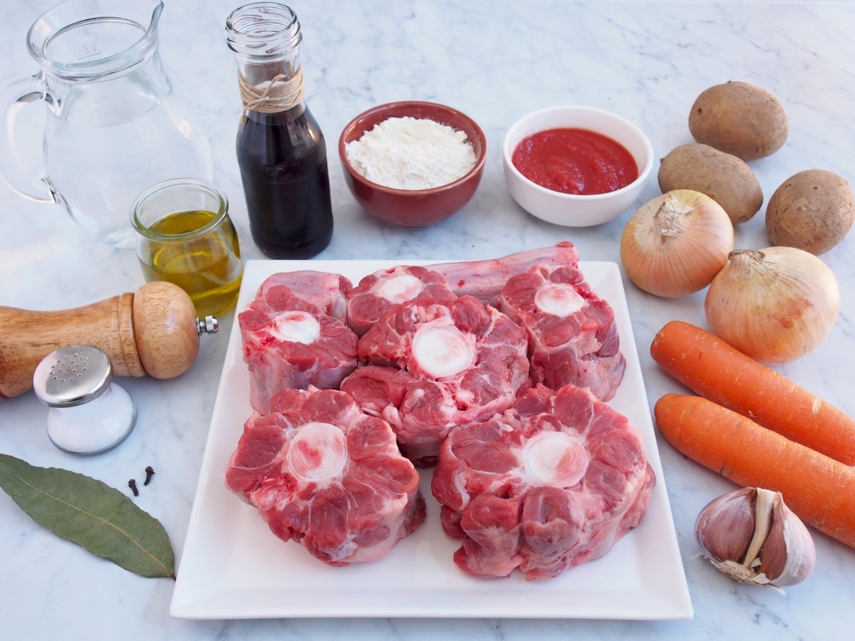 Ingredientes para preparar el rabo de toro a la cordobesa