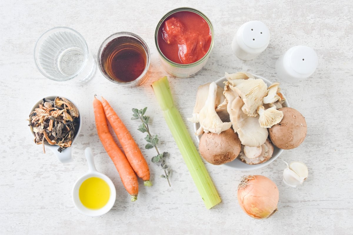 Ingredientes para preparar el ragú de setas