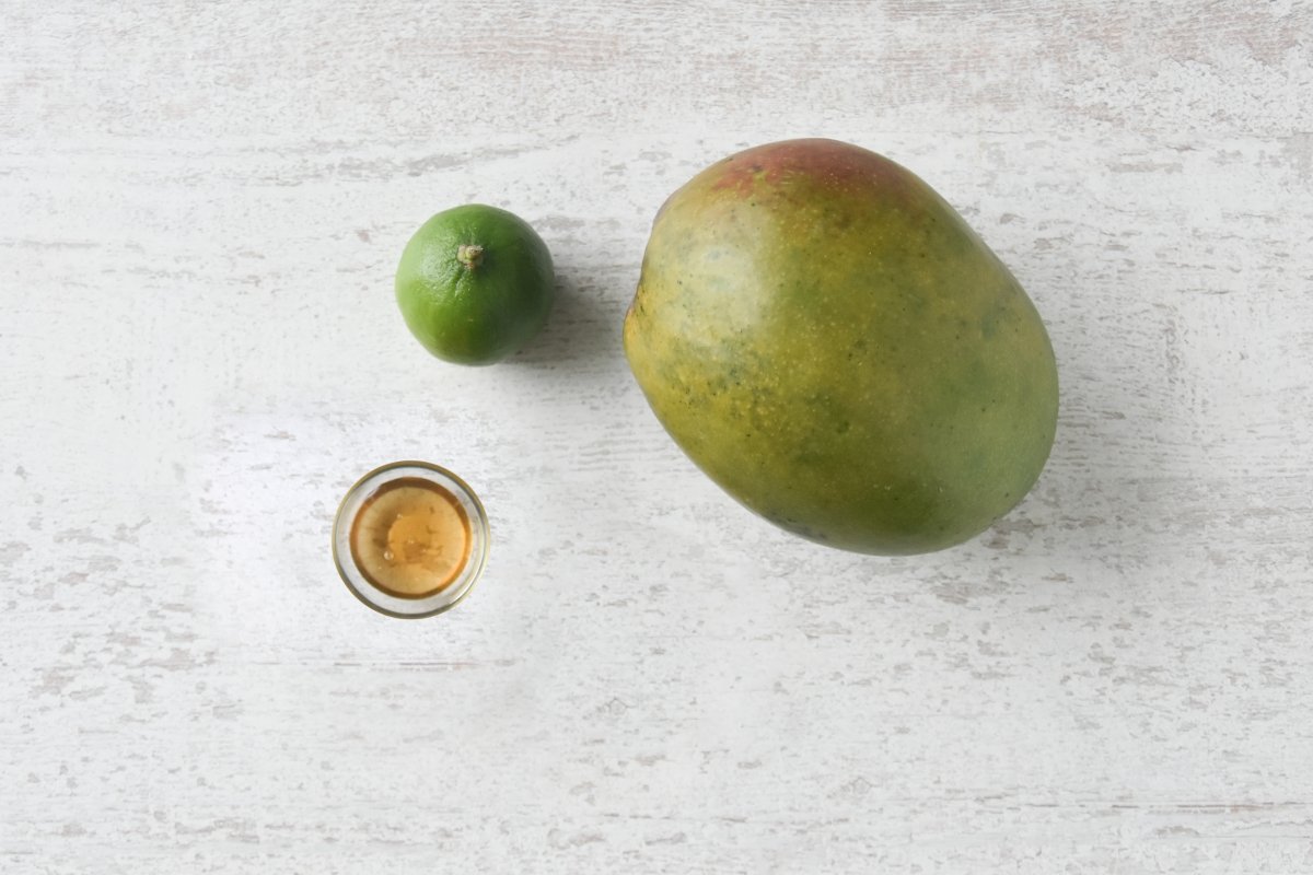 Ingredientes para preparar el sorbete de mango