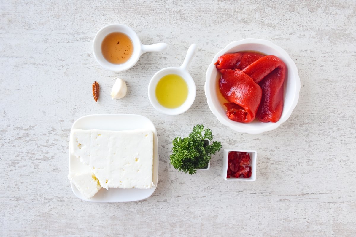 Ingredientes para preparar el tirokafteri