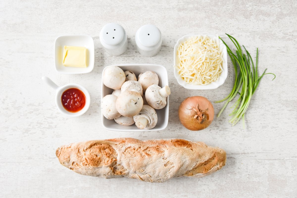 Ingredientes para preparar el zapiekanka