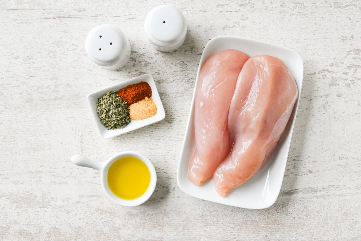 Ingredientes para preparar fiambre de pollo casero