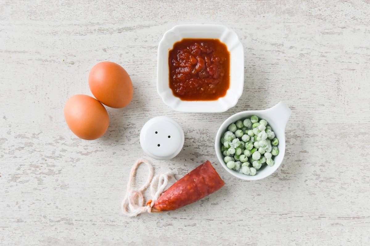 Ingredientes para preparar huevos a la flamenca