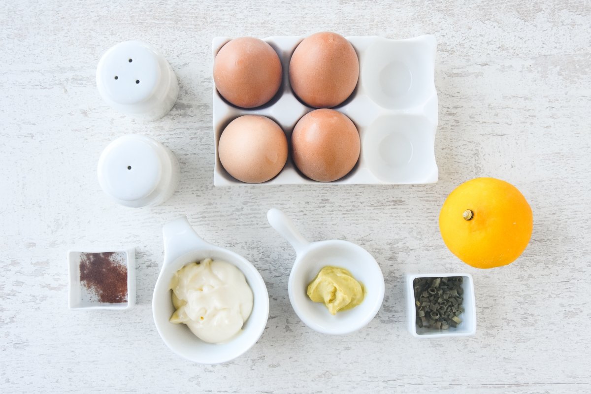 Ingredientes para preparar huevos endiablados