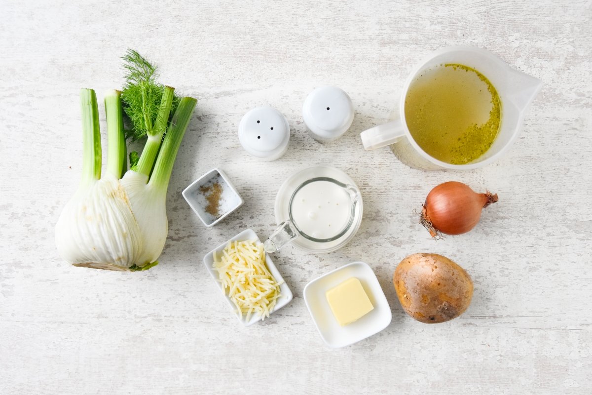 Ingredientes para preparar la crema de hinojo
