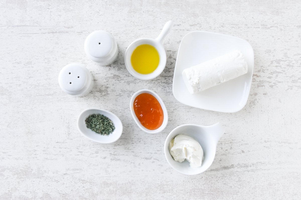 Ingredientes para preparar la mousse salada de queso
