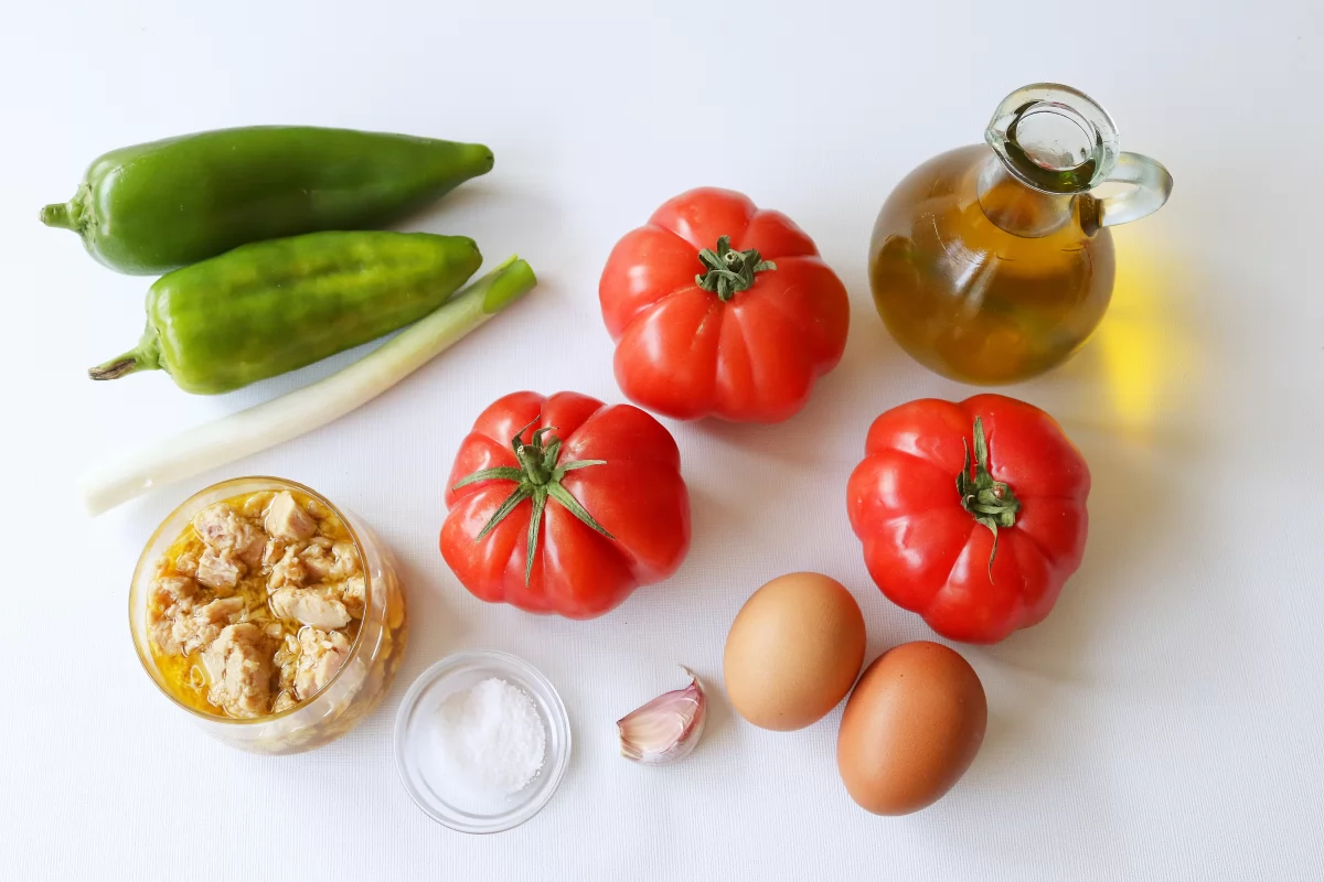 Ingredientes para preparar la pipirrana de Jaén *