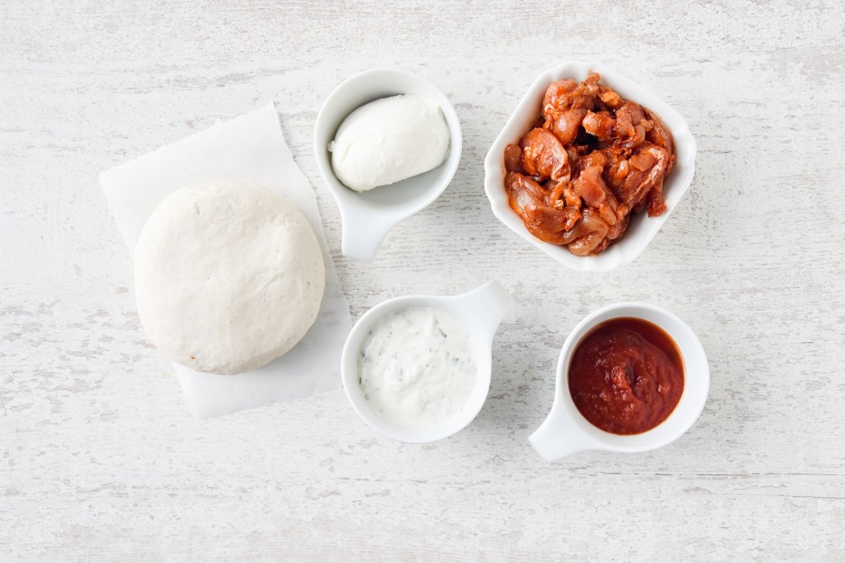 Ingredientes para preparar la pizza kebab