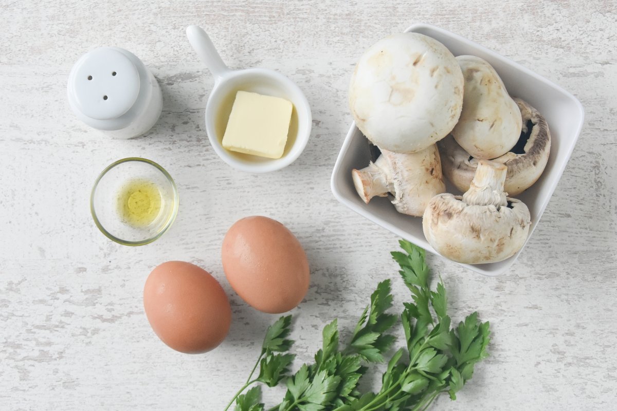 Ingredientes para preparar la tortilla de champiñones