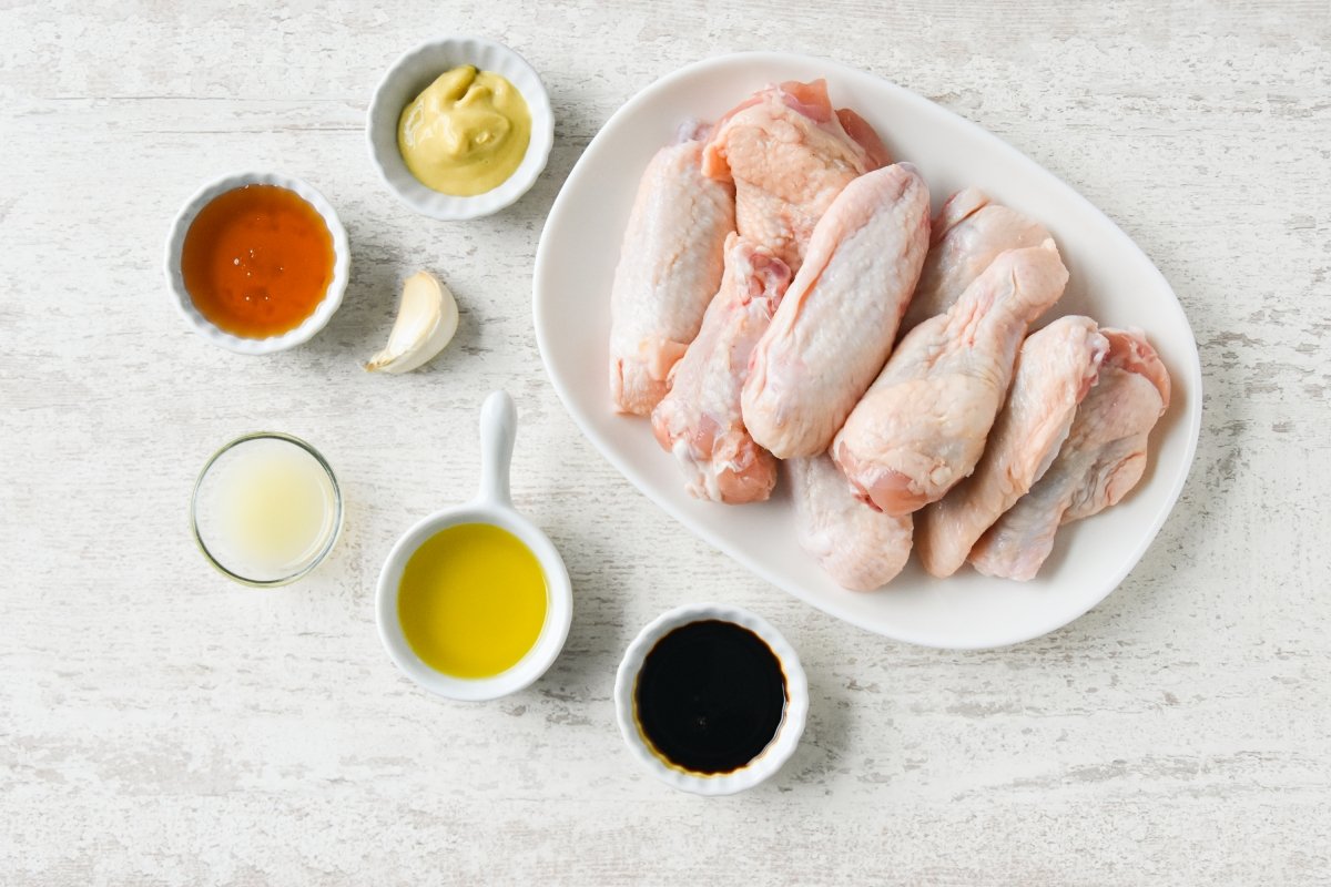 Ingredientes para preparar las alitas de pollo al horno