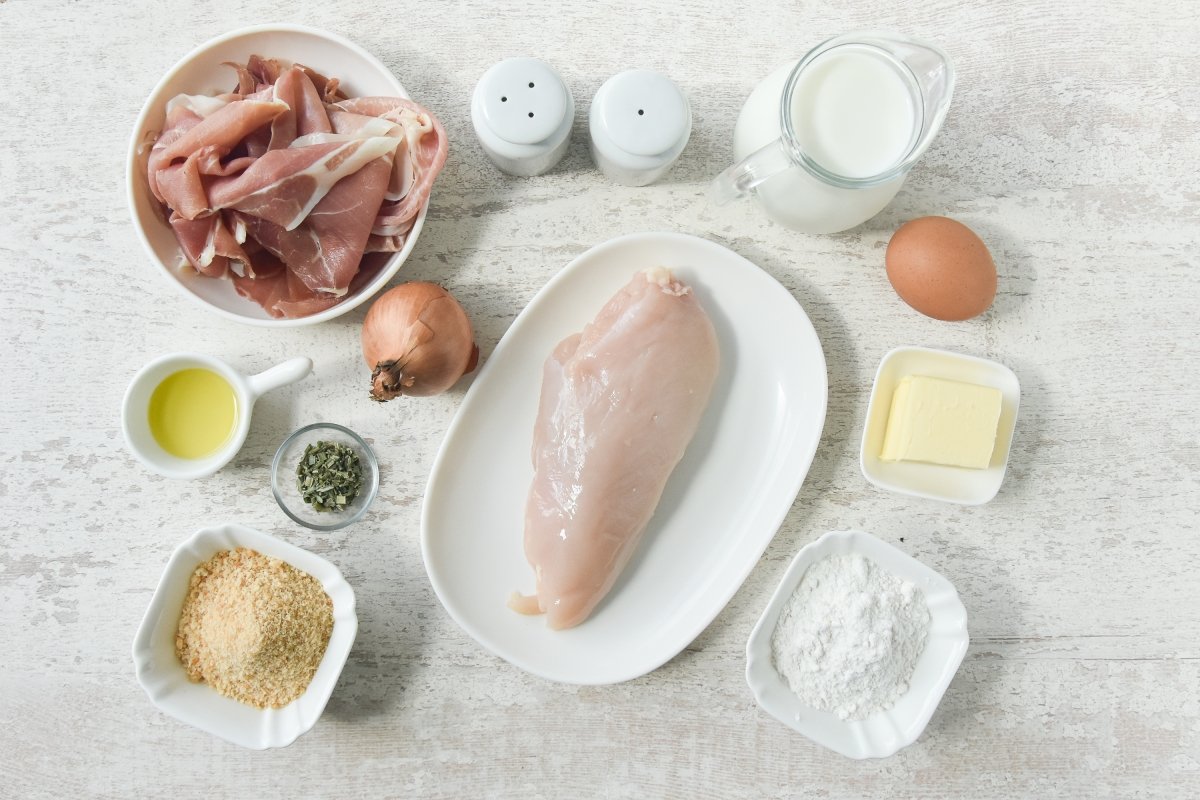 Ingredientes para preparar las croquetas de pollo y jamón