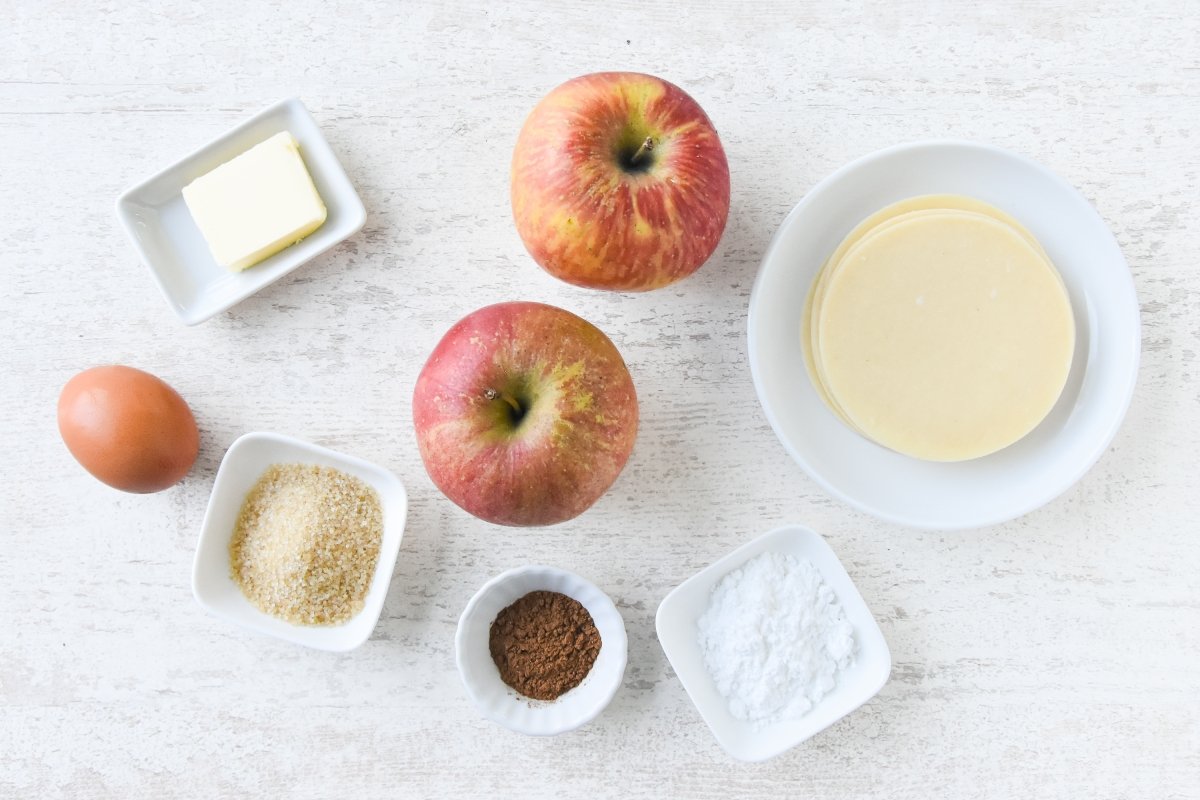 Ingredientes para preparar las empanadillas de manzana