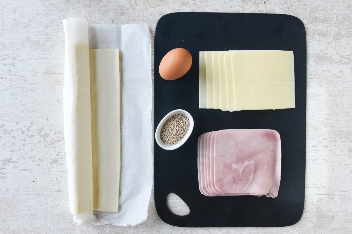 Ingredientes para preparar las napolitanas de jamón y queso