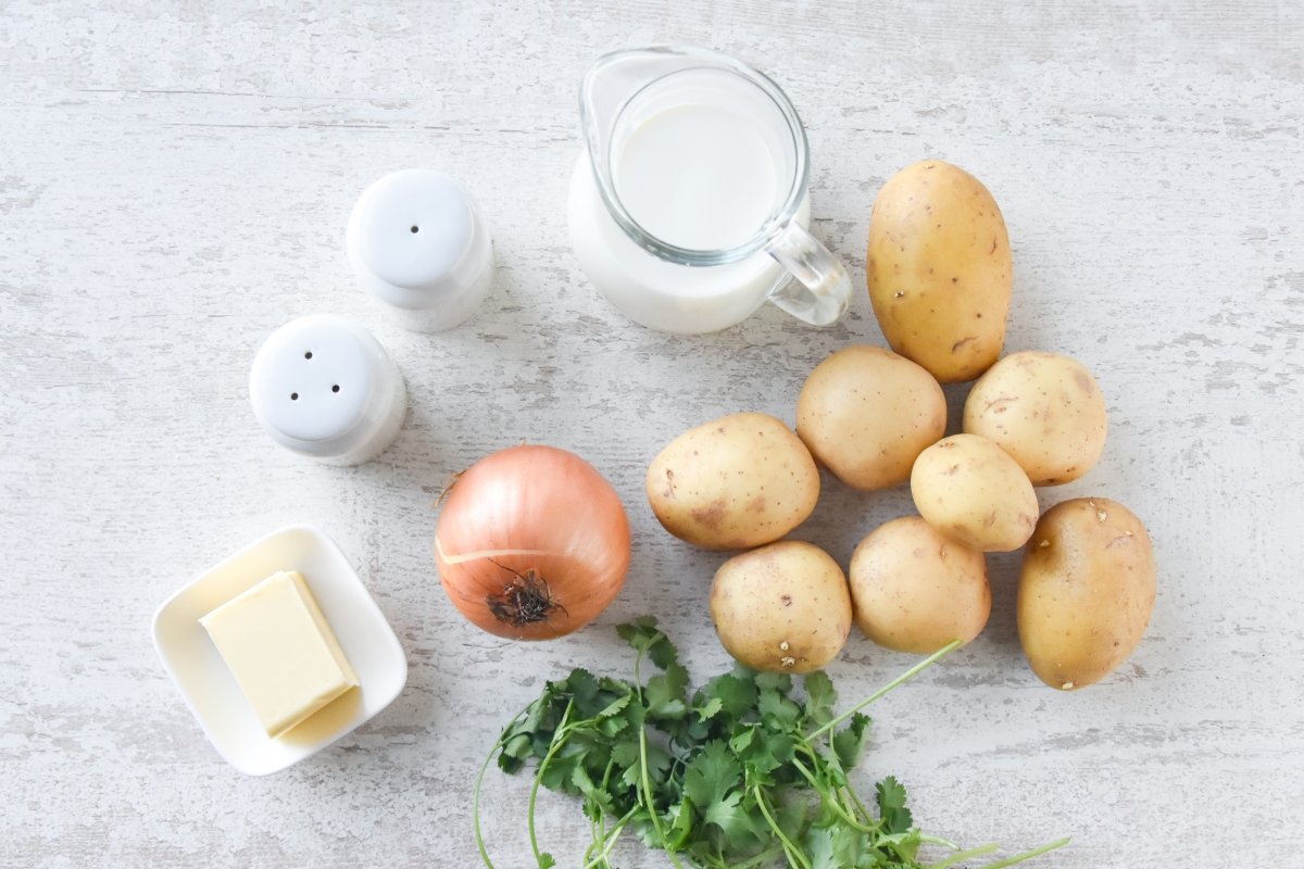 Ingredientes para preparar las patatas mayordomo