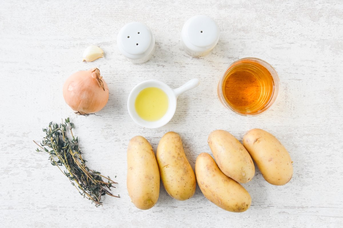 Ingredientes para preparar las patatas panaderas