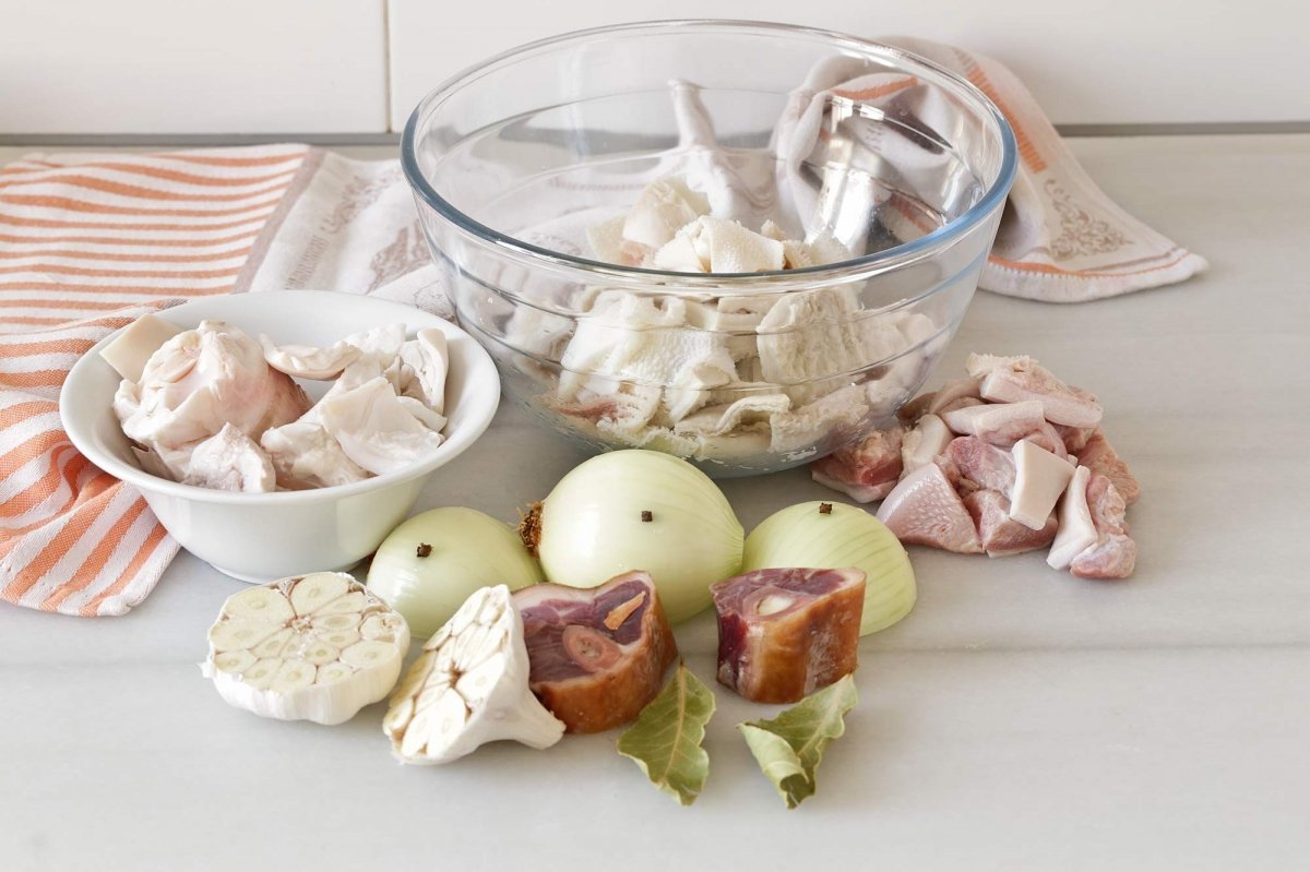 Ingredientes para preparar los callos a la madrileña