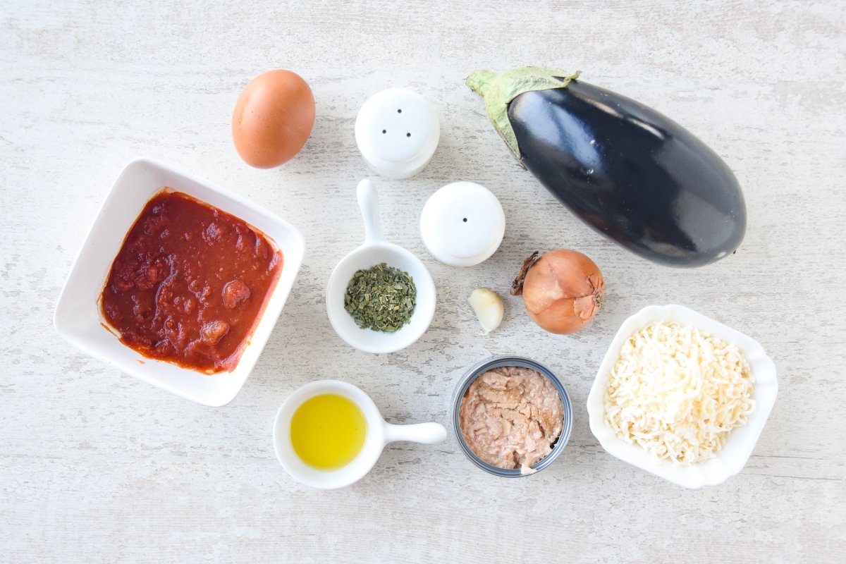 Ingredientes para preparar los canelones de berenjena