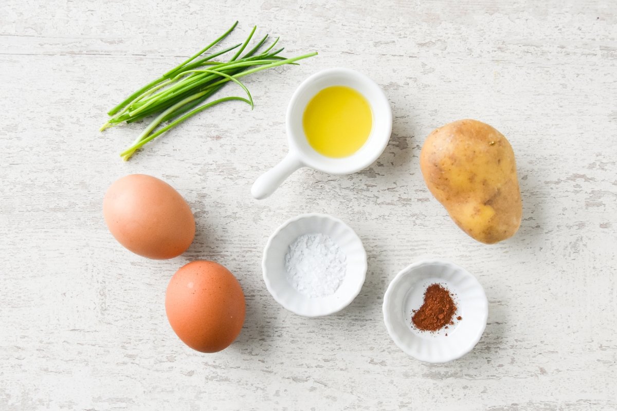 Ingredientes para preparar los huevos a la gallega