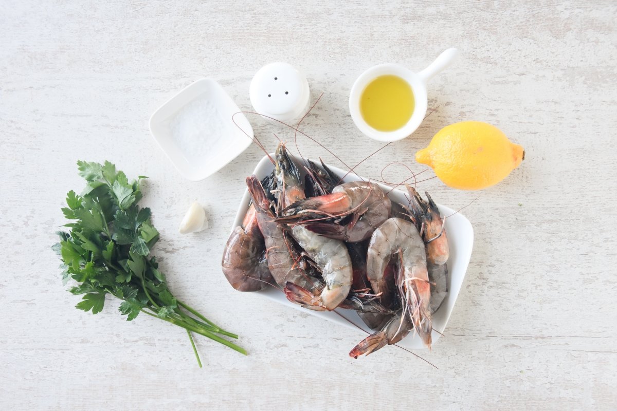 Ingredientes para preparar los langostinos en freidora de aire