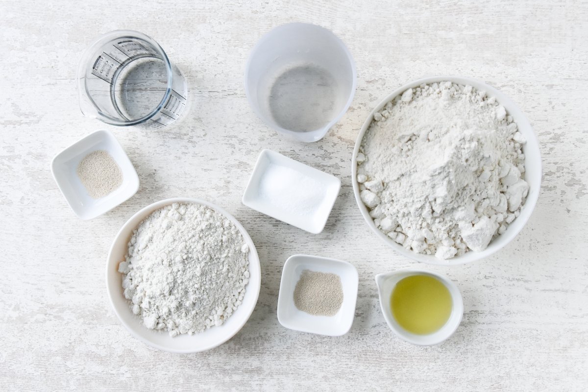 Ingredientes para preparar los molletes de Antequera