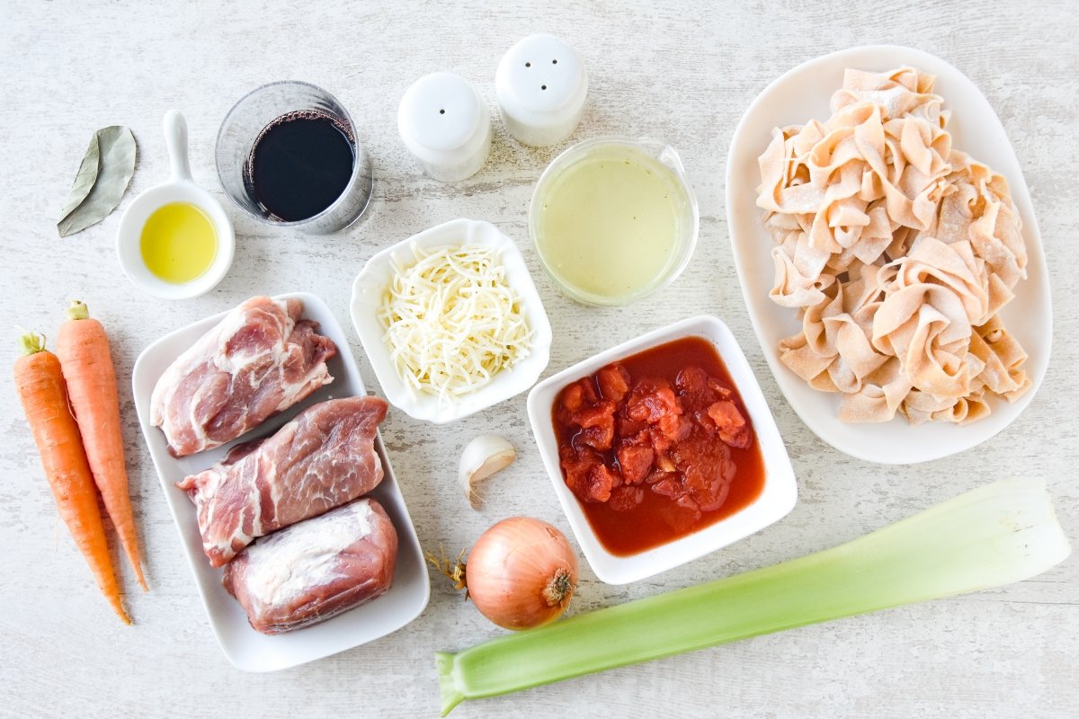 Ingredientes para preparar pappardelle al ragú