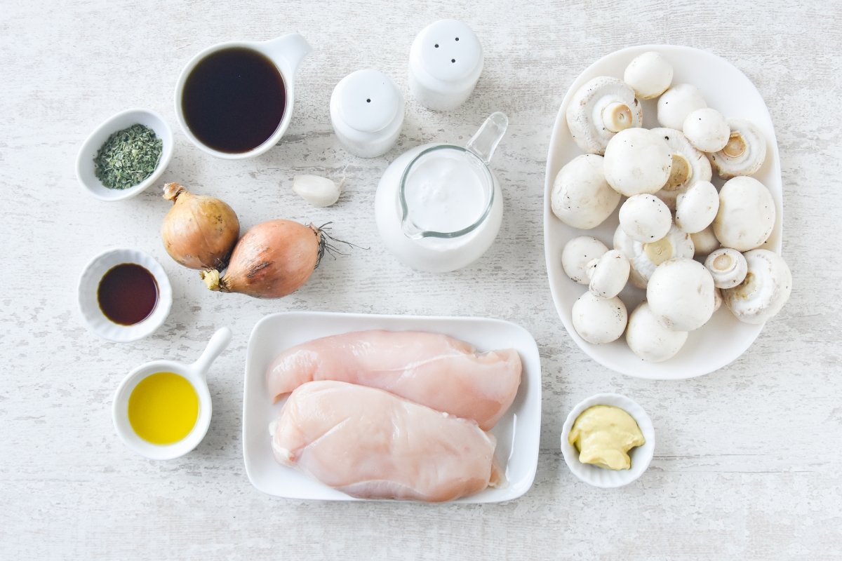 Ingredientes para preparar pollo strogonoff