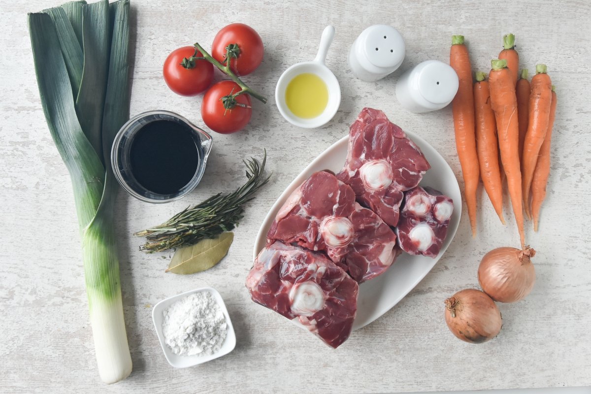 Ingredientes para preparar rabo de ternera estofado