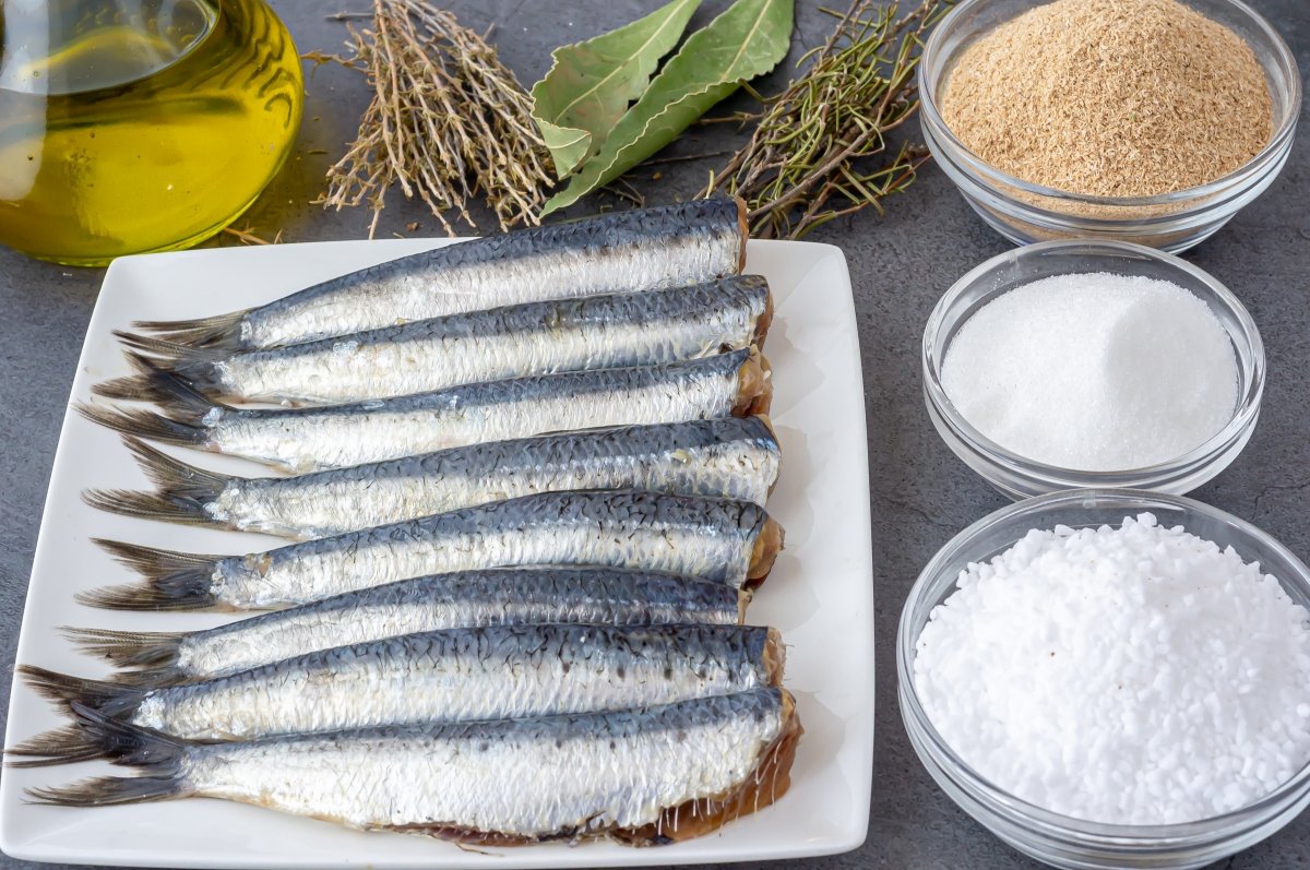 Ingredientes para preparar sardinas ahumadas