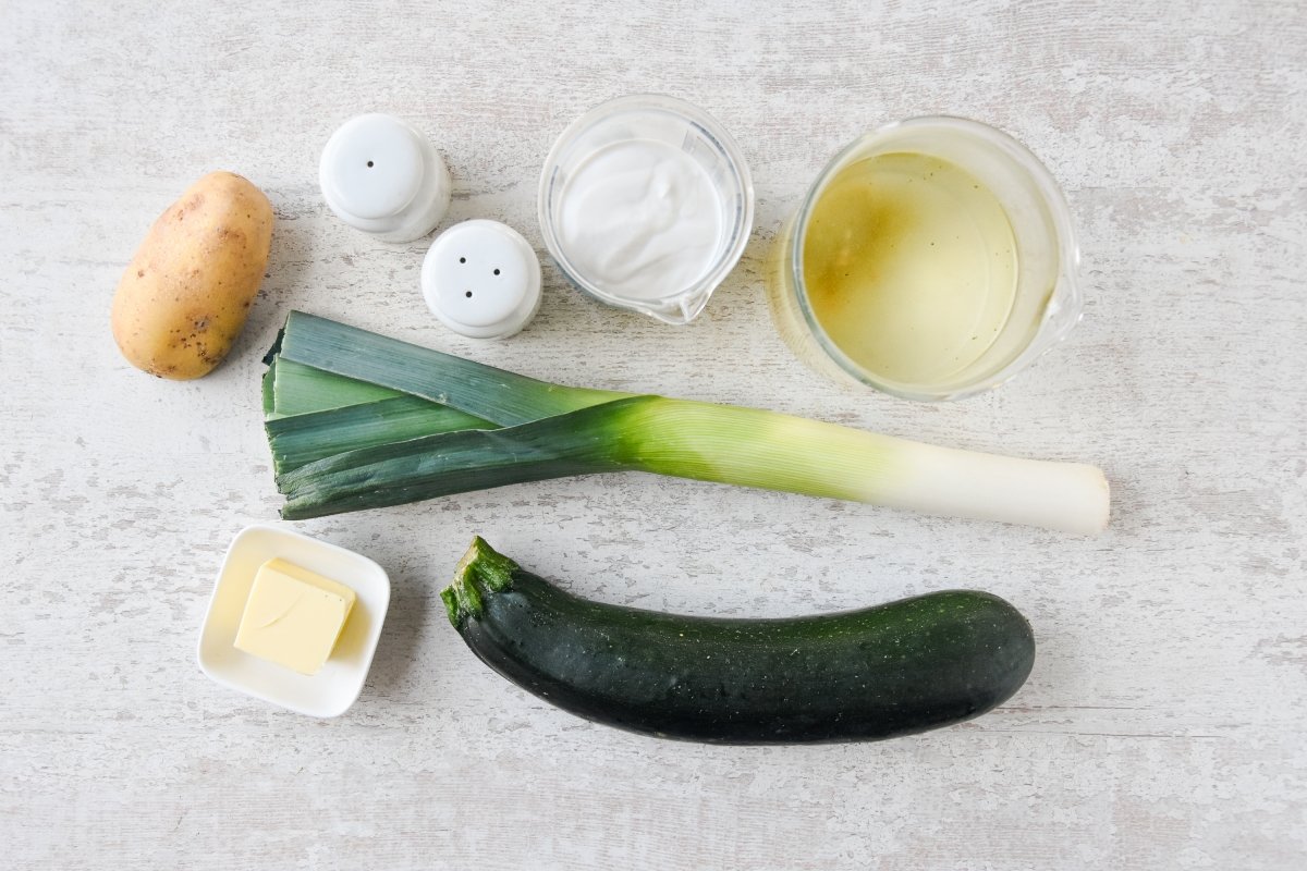 Ingredientes para preparar vichyssoise de calabacín