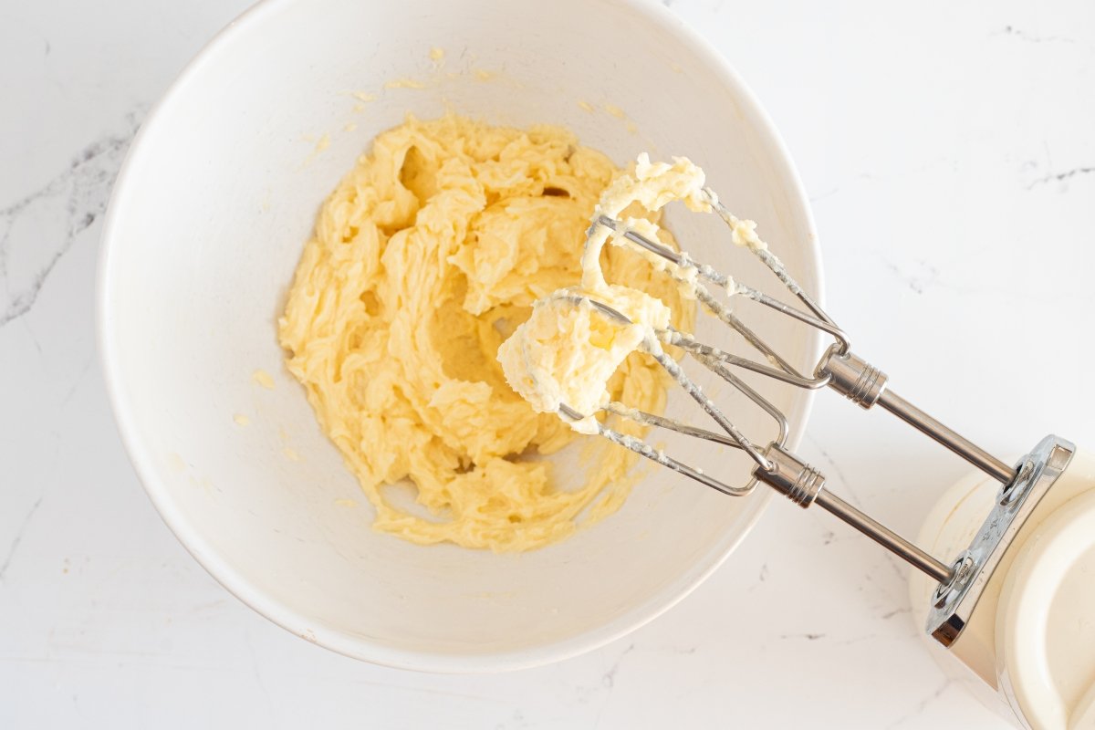 Integramos el huevo de los alfajores de chocolate