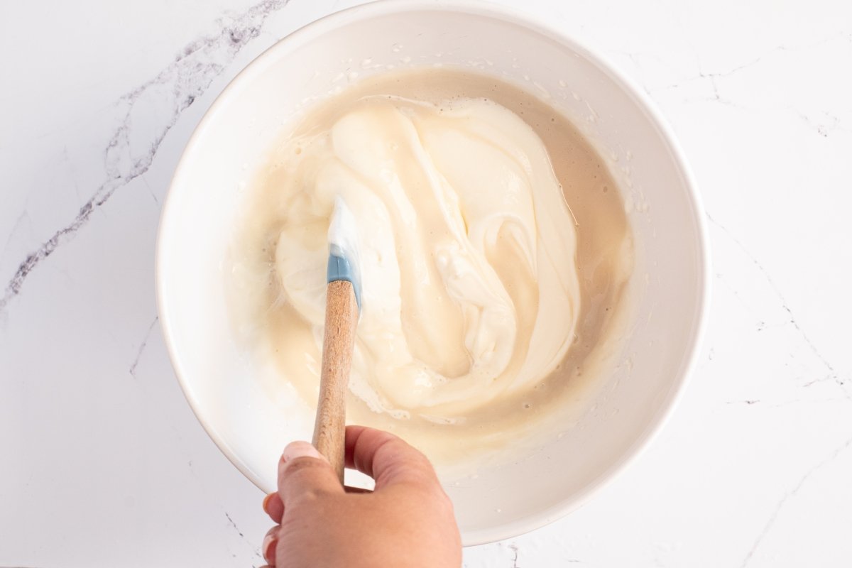 Integramos la crema de horchata de la tarta de horchata y fartons