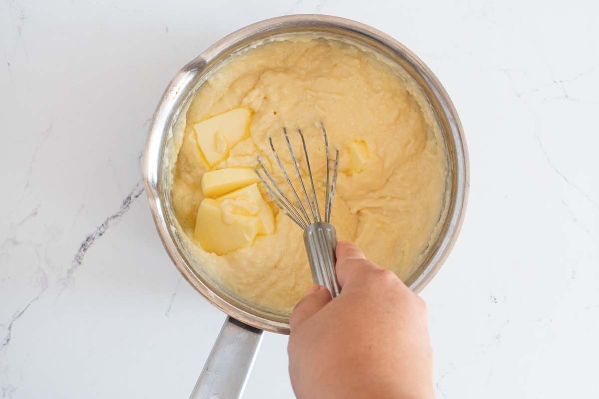 Integramos la mantequilla de la crema