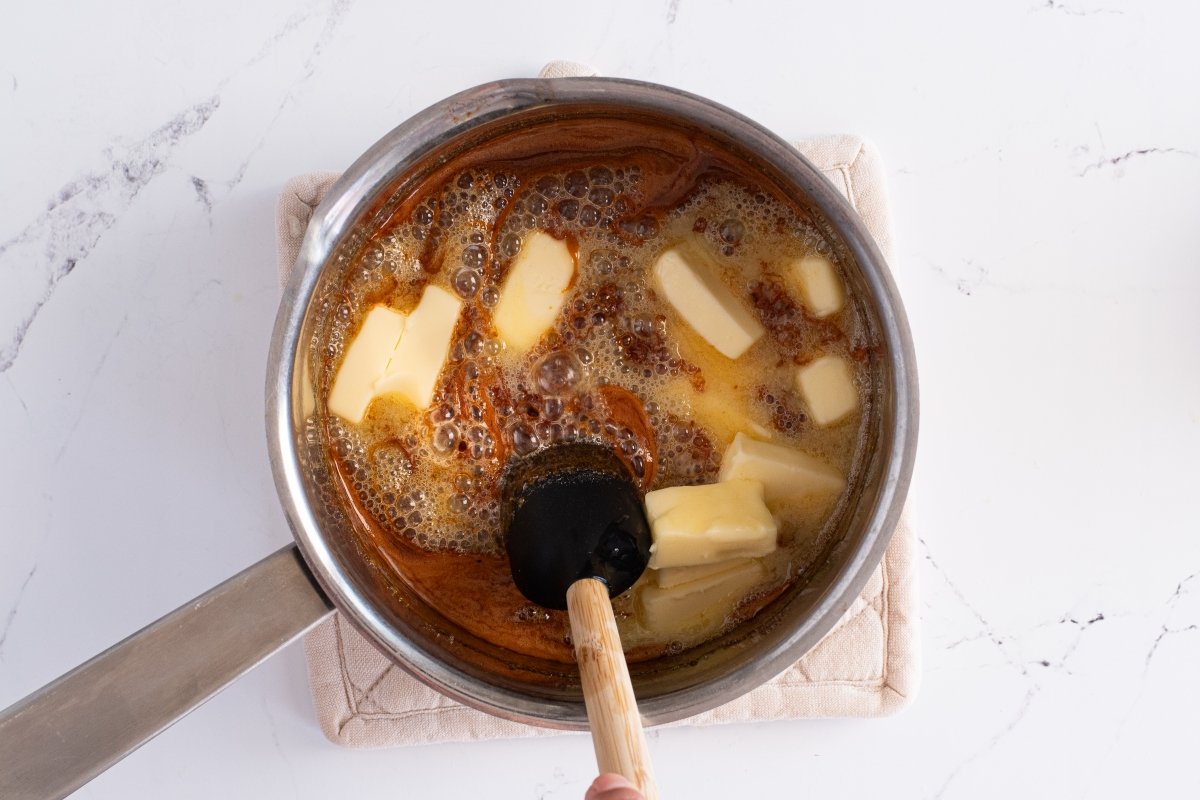 Integramos la mantequilla del caramelo salado