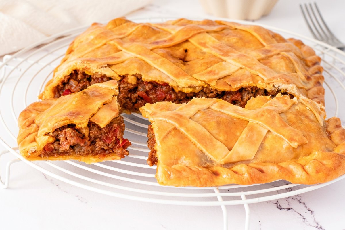Interior de la empanada de carne picada