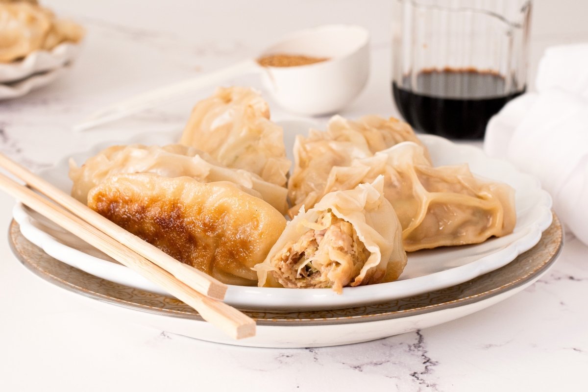 Interior de las gyozas de pollo