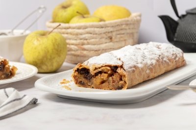 Aprende a hacer el strudel de manzana perfecto para impresionar a todos