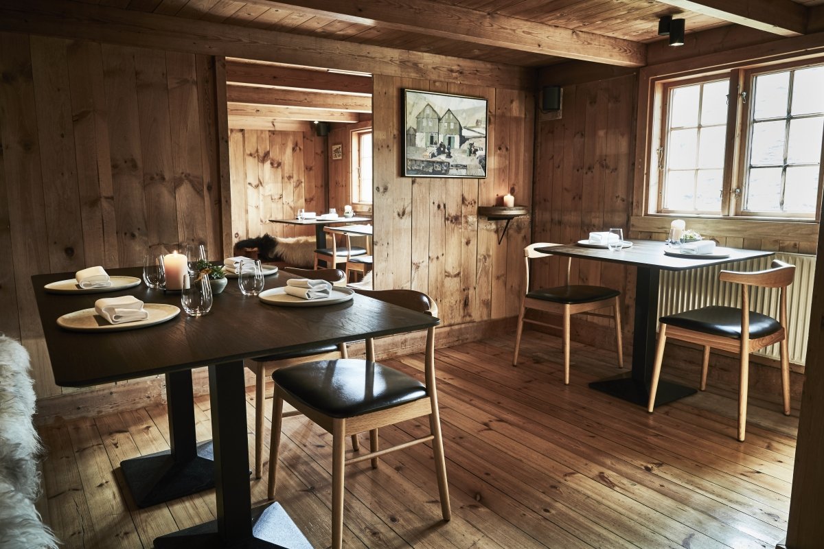 Interior del restaurante Koks en las Islas Feroe
