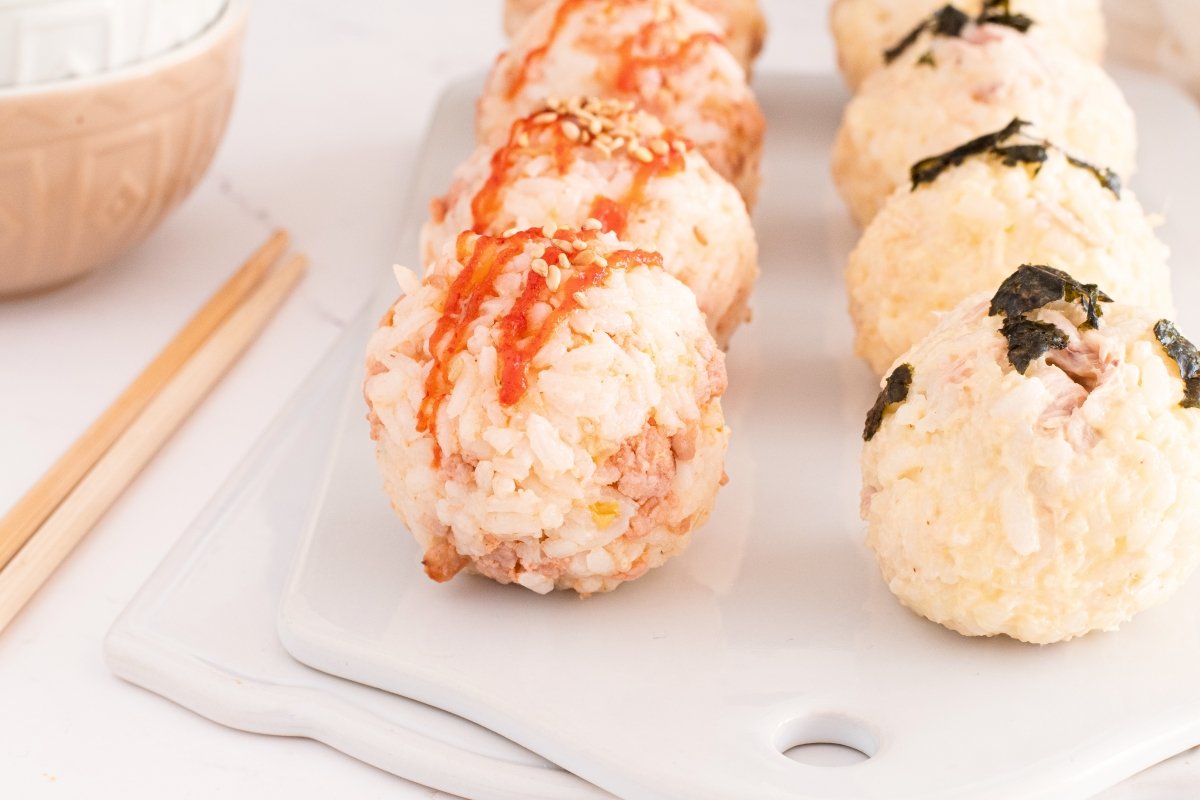 Jumeok bap en el plato