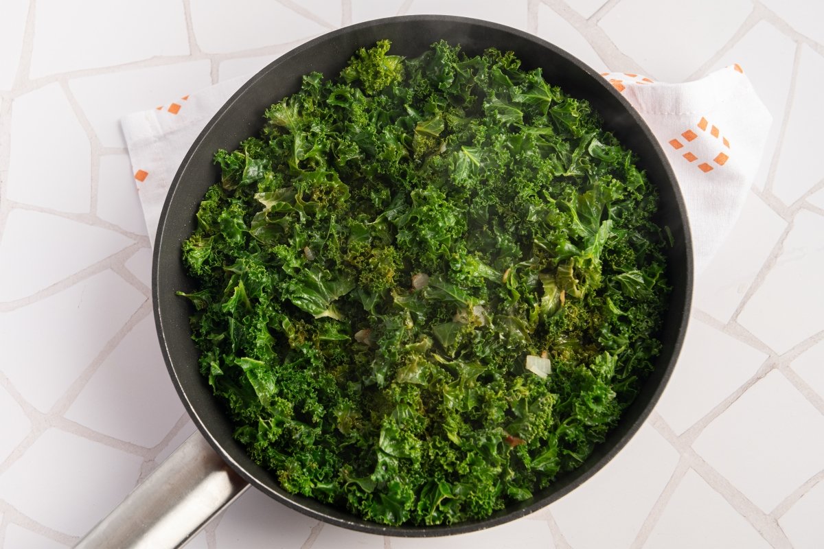 Kale salteado para hacer stamppot