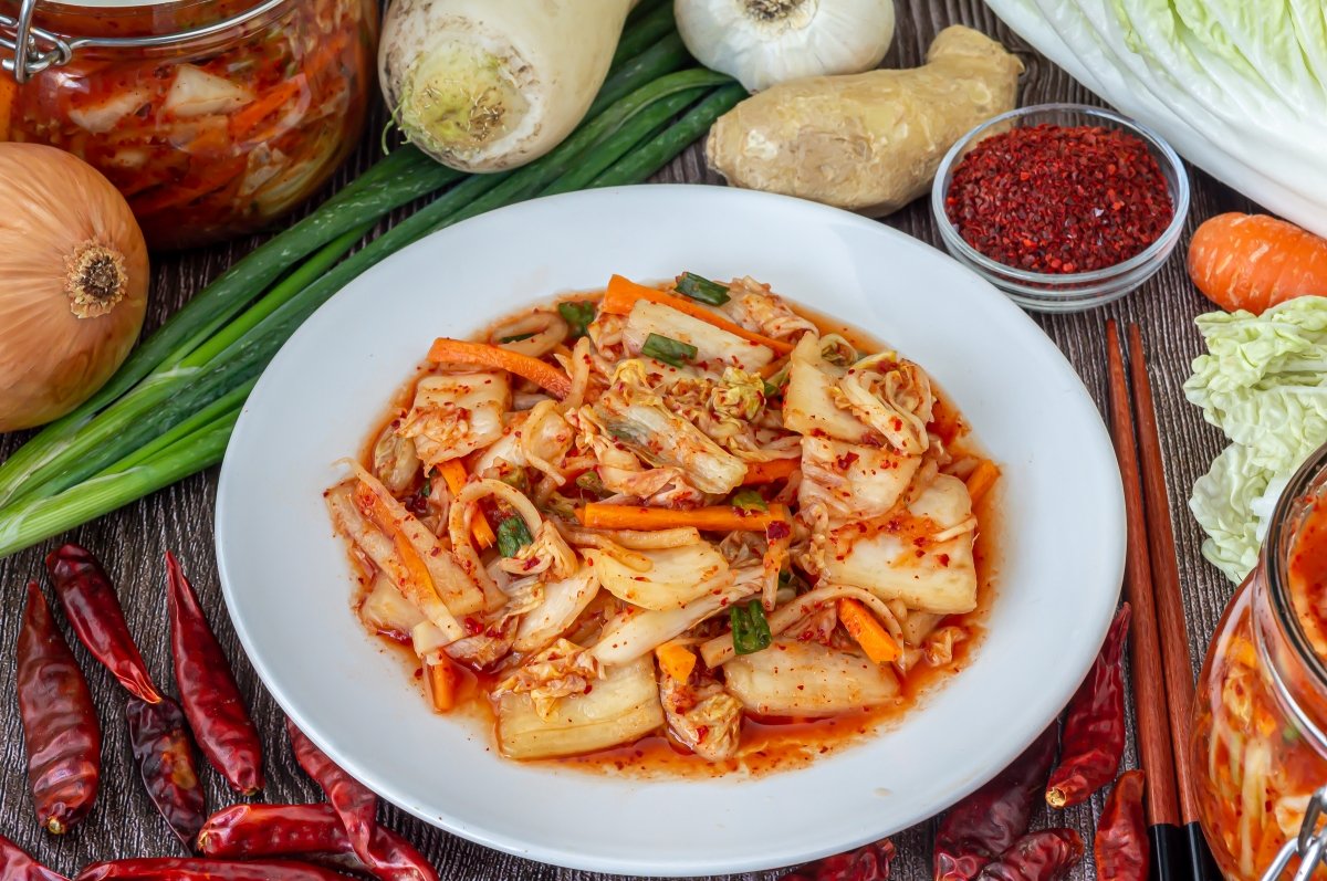 Kimchi coreano acompañado de pimiento