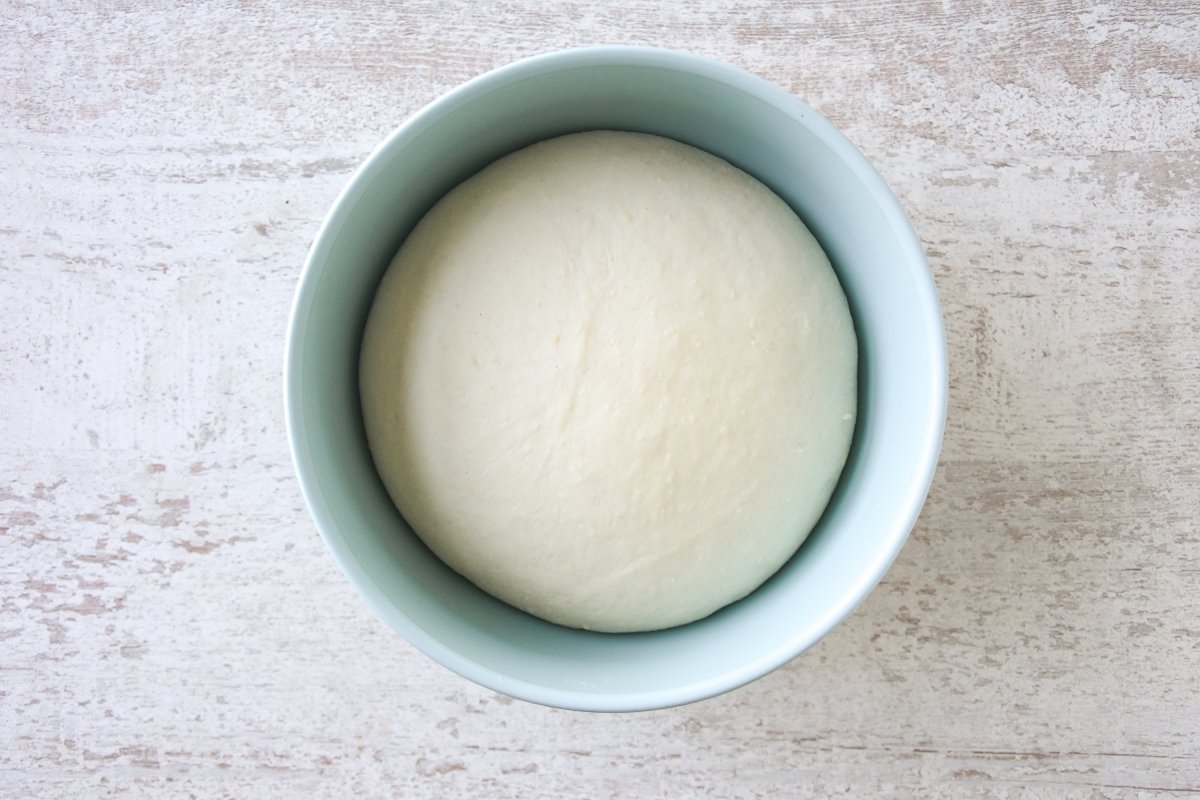 La masa del pan de patata debe doblar su volumen